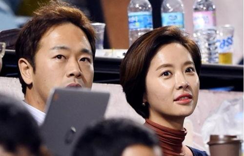 黄正音老公照片,揭秘明星背后的温馨瞬间